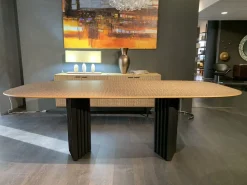 Tavolo con piano in legno sagomato di Sigerico a PREZZO OUTLET