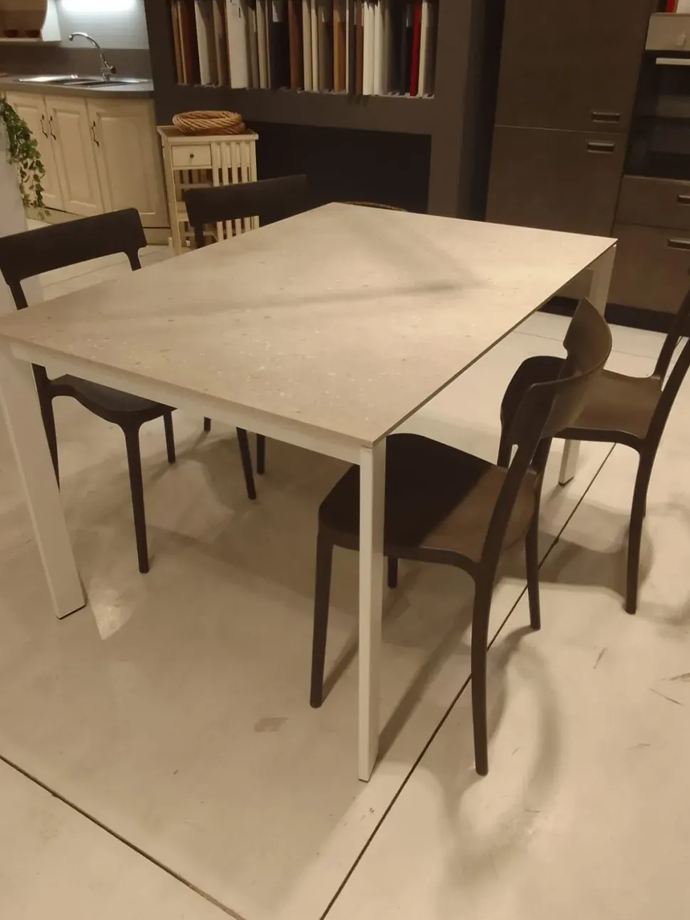 Tavolo Eminence Connubia in laminato Allungabile