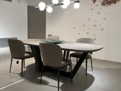 Tavolo fisso Cosmopolitan di Devina nais a prezzo riservato