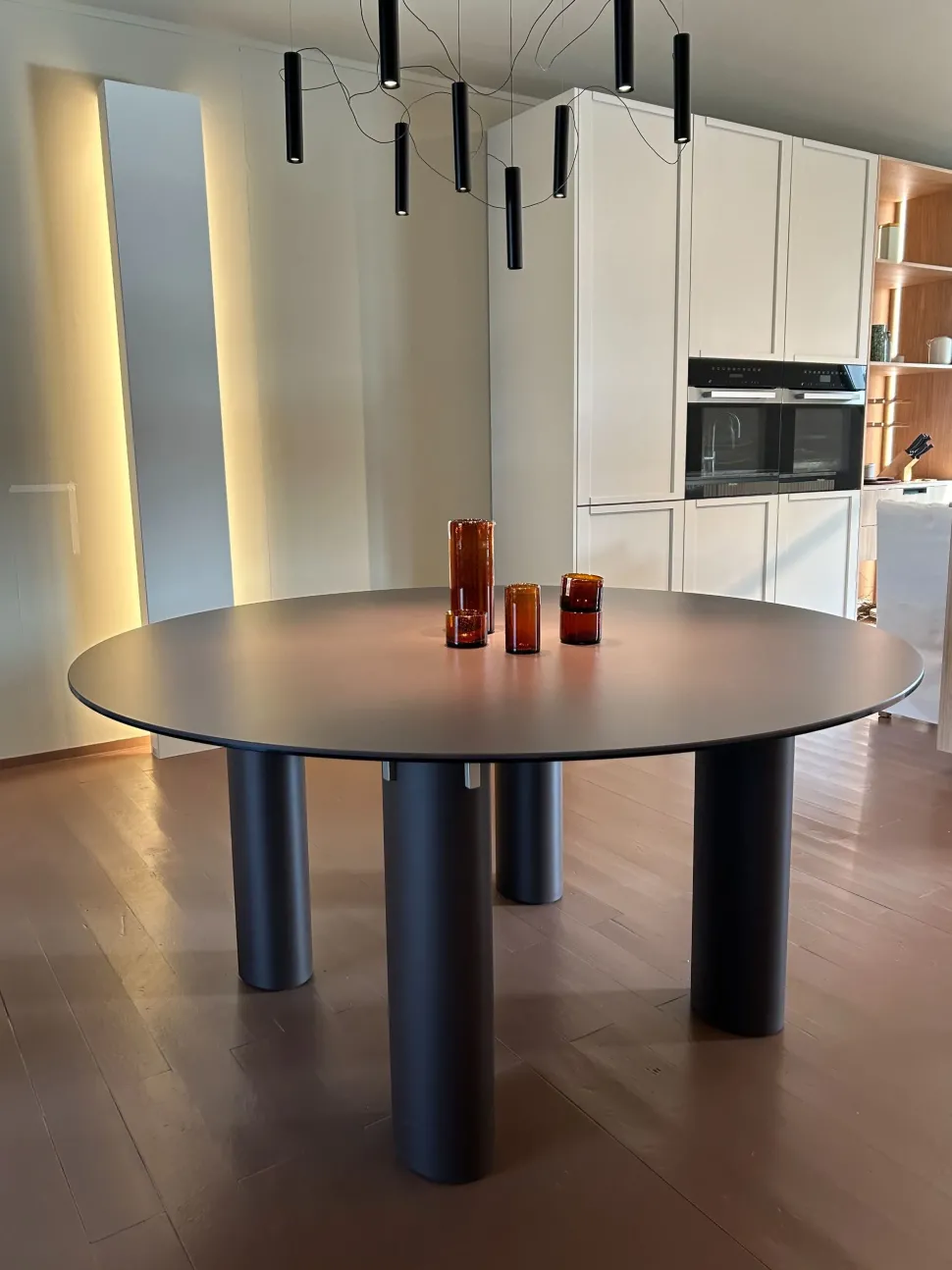 Tavolo in altri materiali rotondo Daen Gervasoni a prezzo ribassato