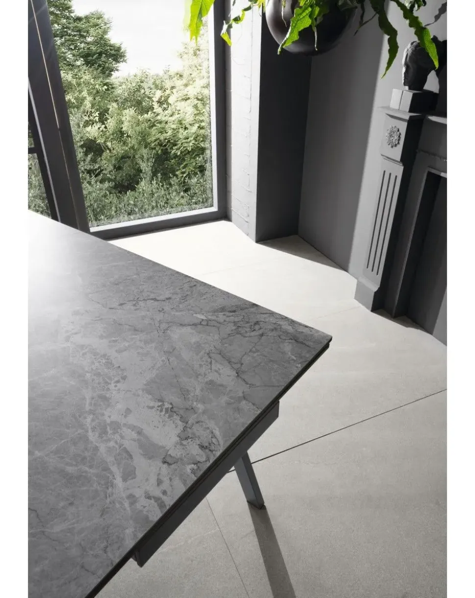 Tavolo in ceramica rettangolare Dylan Stones in offerta outlet