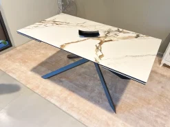 Tavolo in ceramica rettangolare Tavolo cross calacatta borghini Stones in offerta outlet
