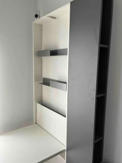 Tavolo in laminato rettangolare Wally office con libreria laterale Clei a prezzo scontato