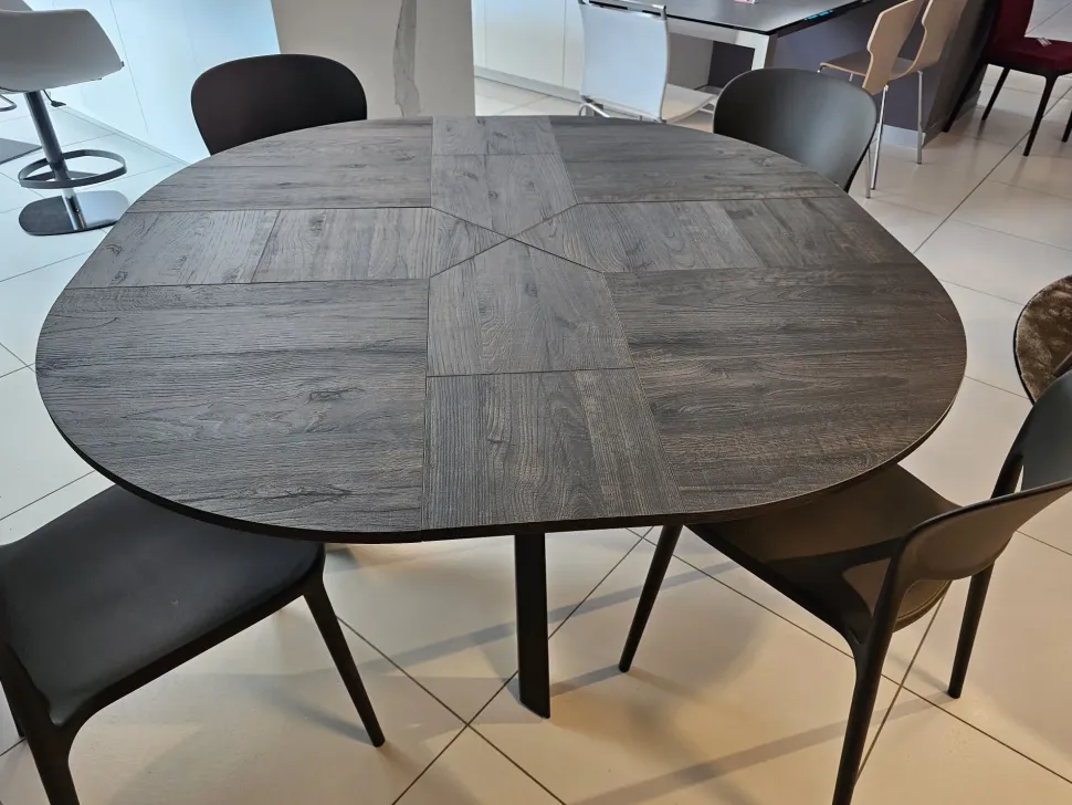 Tavolo in laminato rotondo Petalo Easyline in offerta outlet