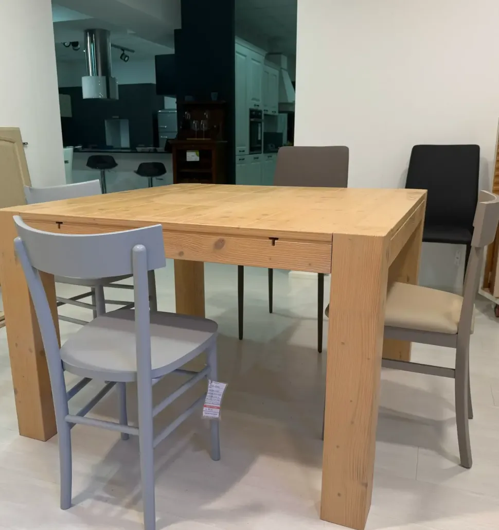 Tavolo In legno di Fratelli mirandola scontato del 50%