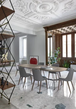 Tavolo in legno ovale Vertigo Sangiacomo a prezzo scontato