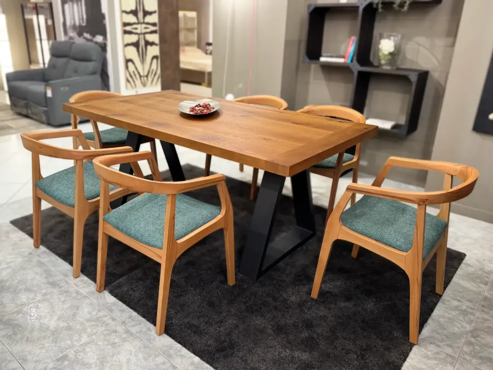 Tavolo in legno rettangolare Tavolo mekano Alta corte in offerta outlet