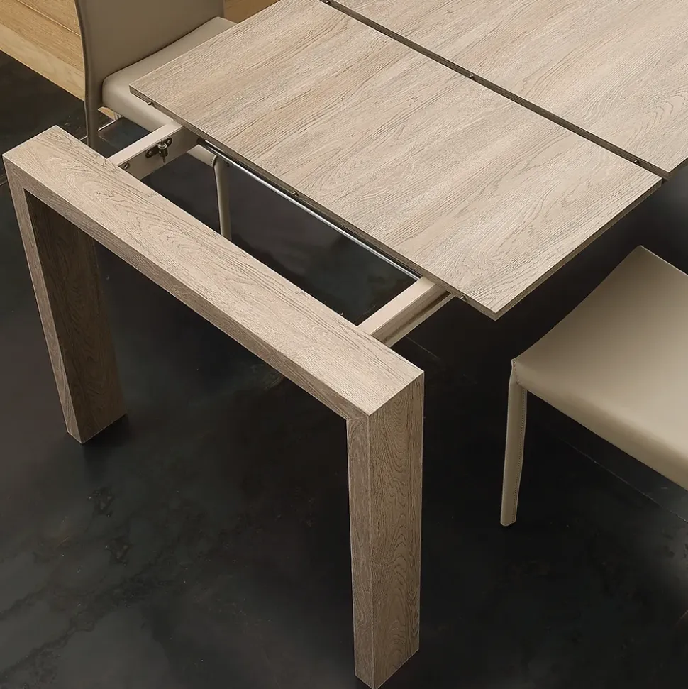 Tavolo Laseggiola modello Moderno