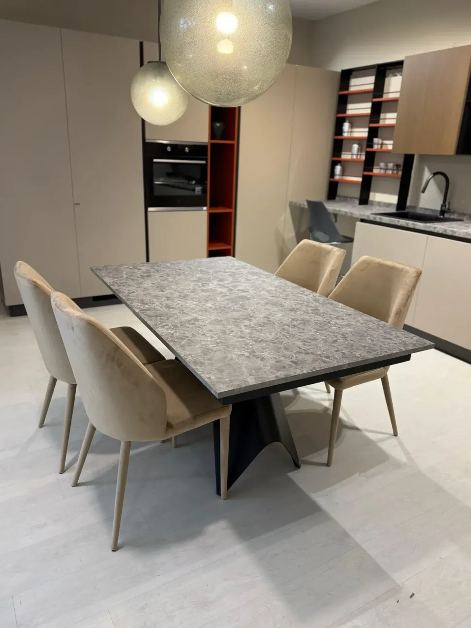 Tavolo Luxor Scavolini in laminato Rettangolare allungabile scontato 35%