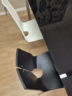 Tavolo Miss Ciacci in vetro Rettangolare allungabile scontato 30%