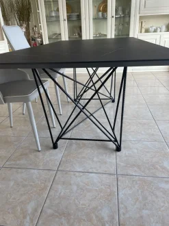 Tavolo New tube Di lazzaro in OFFERTA OUTLET -56%