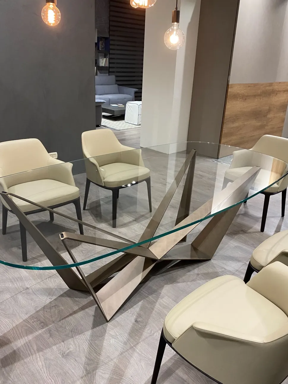 Tavolo ovale a quattro gambe Skorpio Cattelan italia scontato