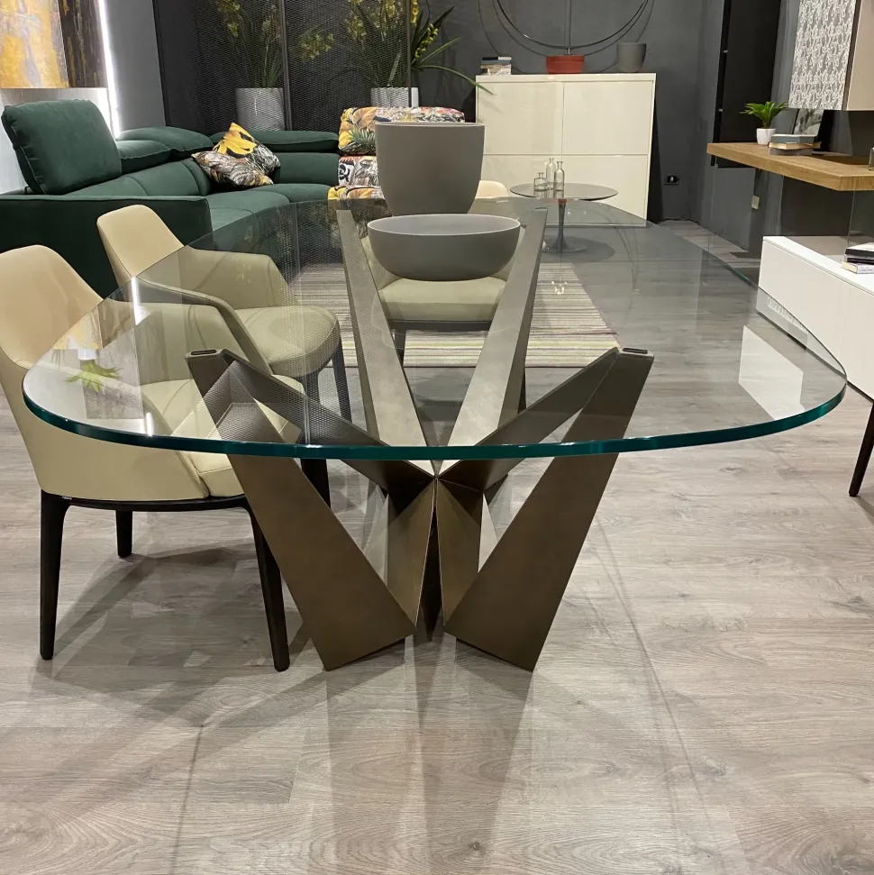 Tavolo ovale a quattro gambe Skorpio Cattelan italia scontato
