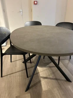 Tavolo ovale allungabile Giove di Connubia a prezzo riservato