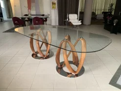 Tavolo ovale in vetro Infinity di Porada in Offerta Outlet