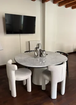 Tavolo Owen di Meridiani scontato del 40%