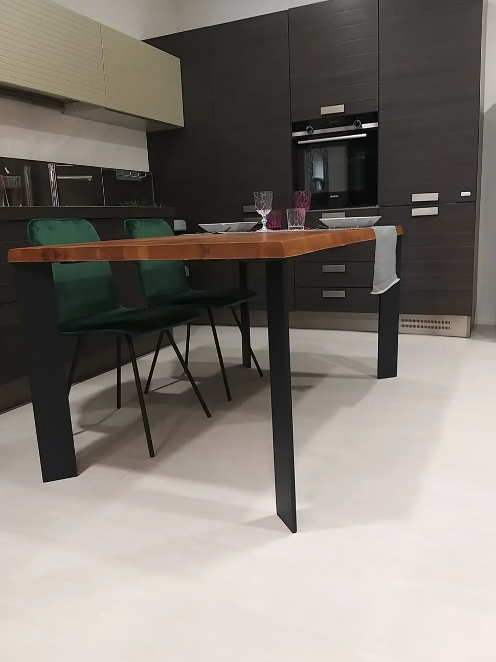 Tavolo rettangolare allungabile Lama Alta corte