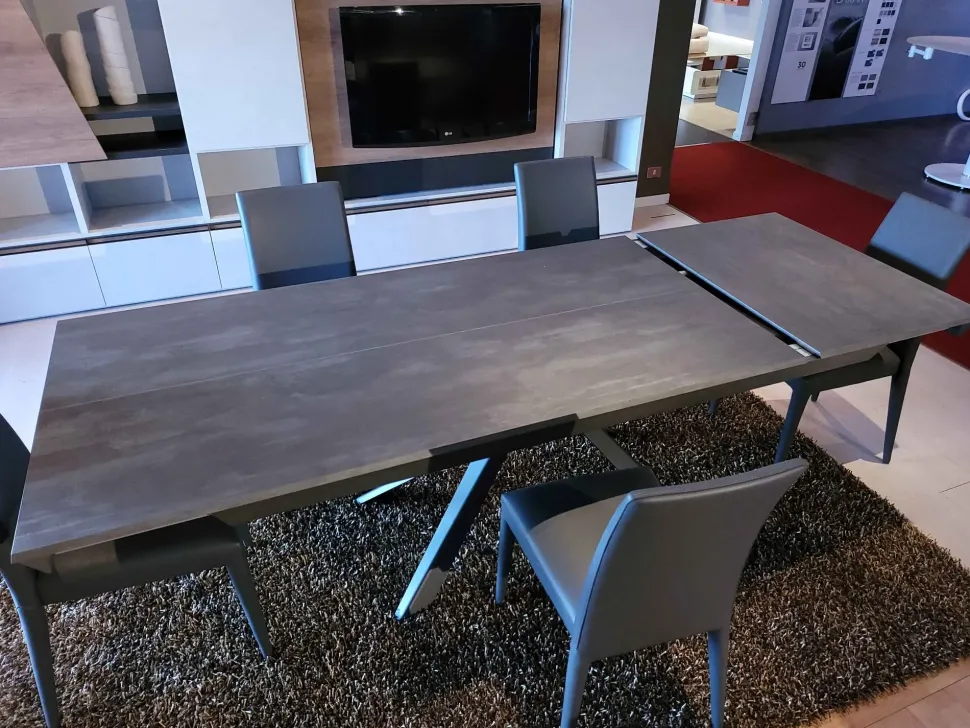 Tavolo rettangolare con basamento centrale Lungo largo 2021 Easyline scontato