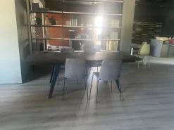 Tavolo rettangolare in legno Scott  Stones in Offerta Outlet