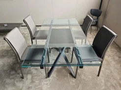 Tavolo rettangolare in vetro Romeo  di Easyline in Offerta Outlet