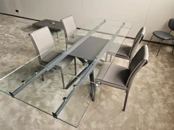 Tavolo rettangolare in vetro Romeo  di Easyline in Offerta Outlet