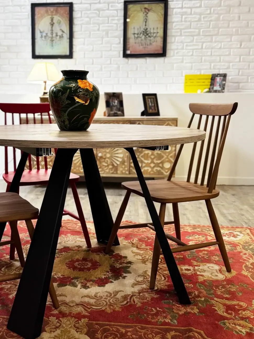 Tavolo rotondo Saturnino La seggiola scontato del 40%