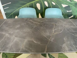 Tavolo sagomato City Di lazzaro scontato del 40%