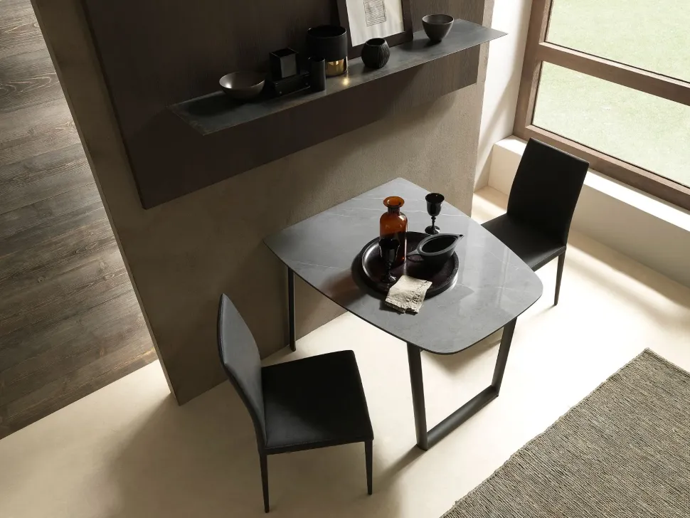 Tavolo sagomato con basamento centrale Ribot Altacom scontato