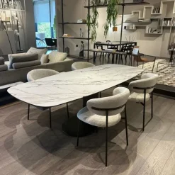 Tavolo sagomato in ceramica Cameo di Calligaris in Offerta Outlet
