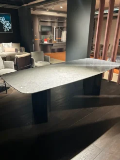 Tavolo sagomato in marmo Gullwing di Lema in Offerta Outlet