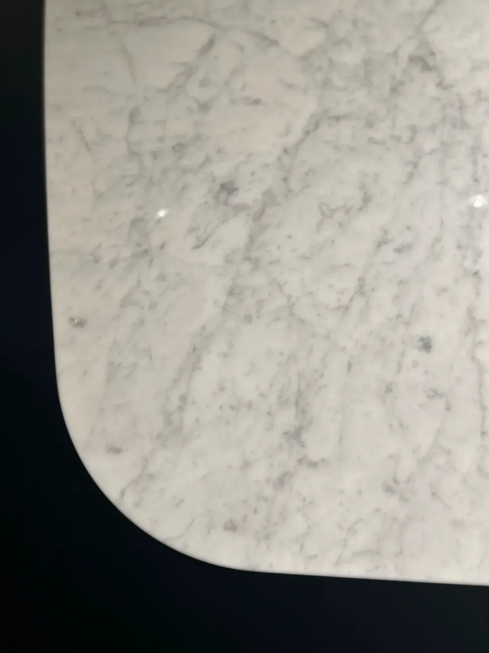 Tavolo sagomato in marmo Gullwing di Lema in Offerta Outlet