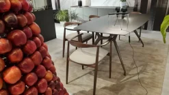 Tavolo sagomato in vetro Manta di Rimadesio in Offerta Outlet