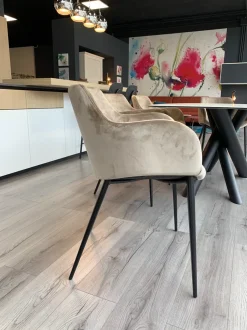 Tavolo Tavolo igor con piano in ceramica di Zamagna scontato del 50%